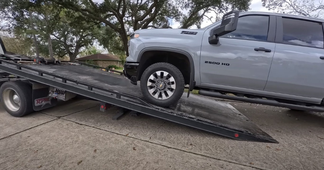 Heavy-Duty Towing available in Pembroke Pines, FL with professional tow truck operators